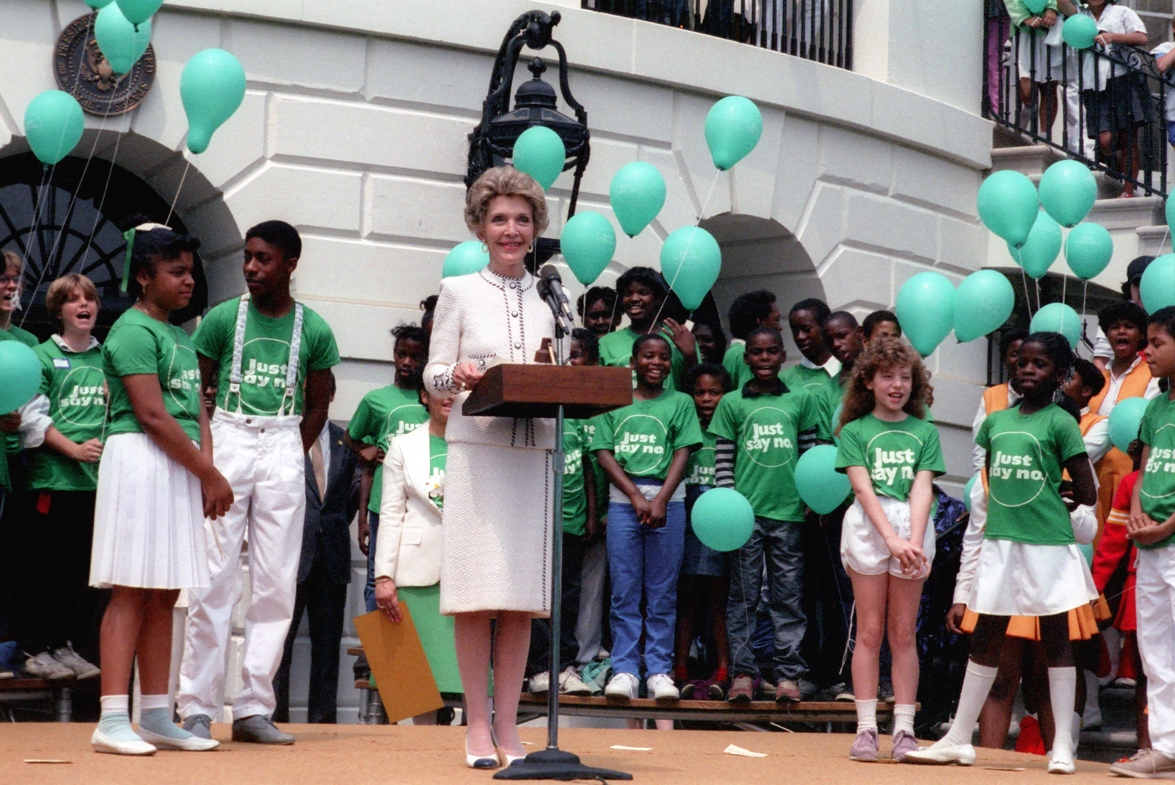 Nancy Reagan with children at a Just Say No rally at the White House in 1986.